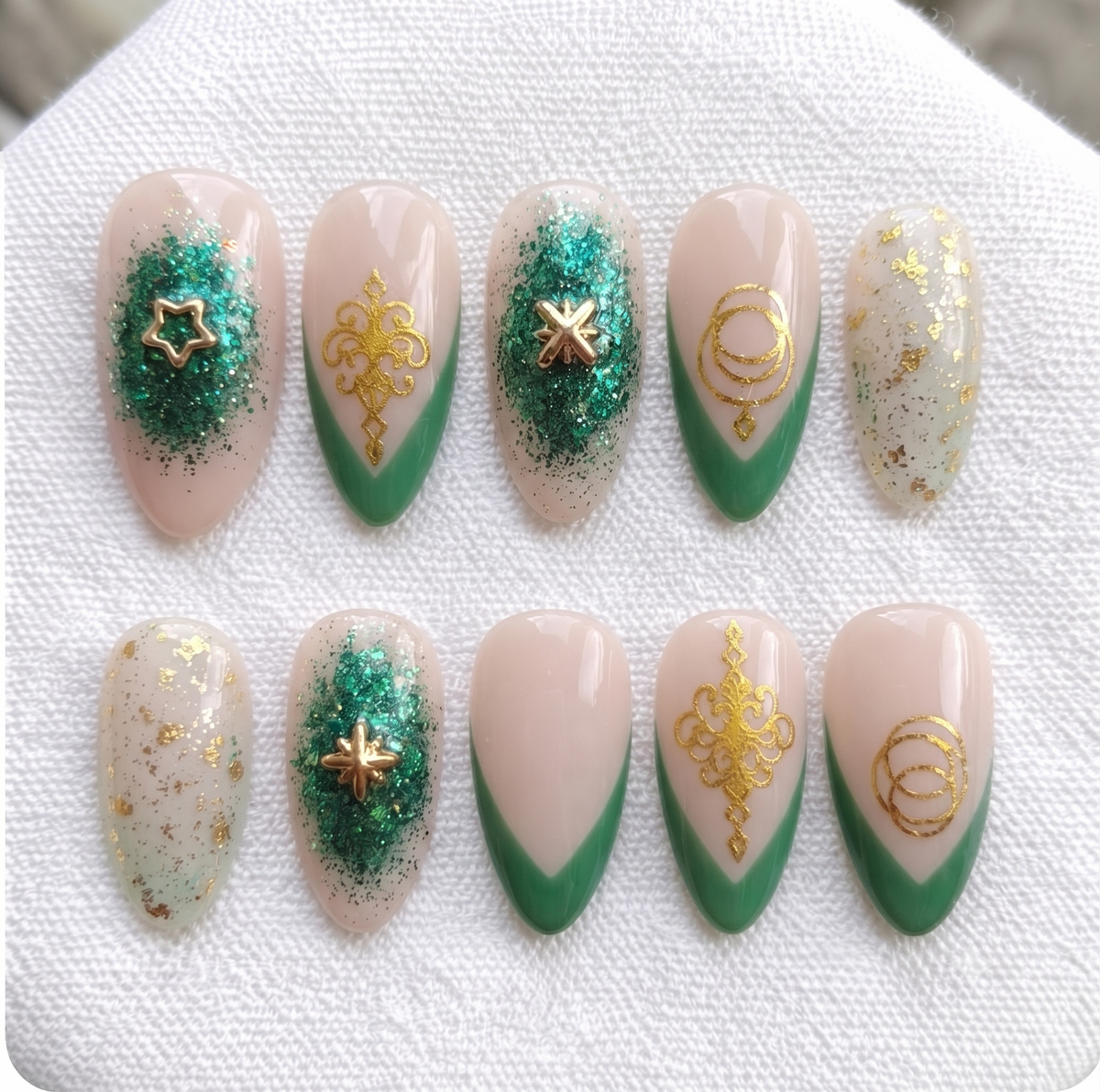 Green Glitter Press-On Nails with Gold Chrome Design